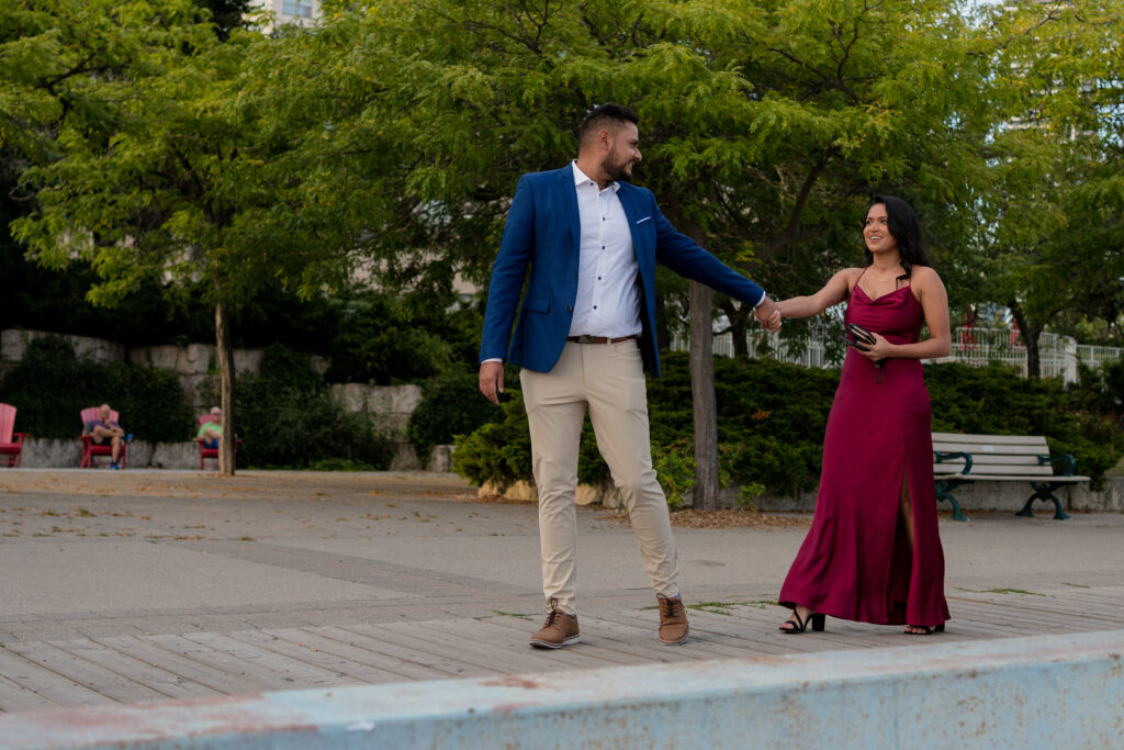 Surprise Boat Proposal Lake Ontario, Toronto - Photographer Lauren Newman