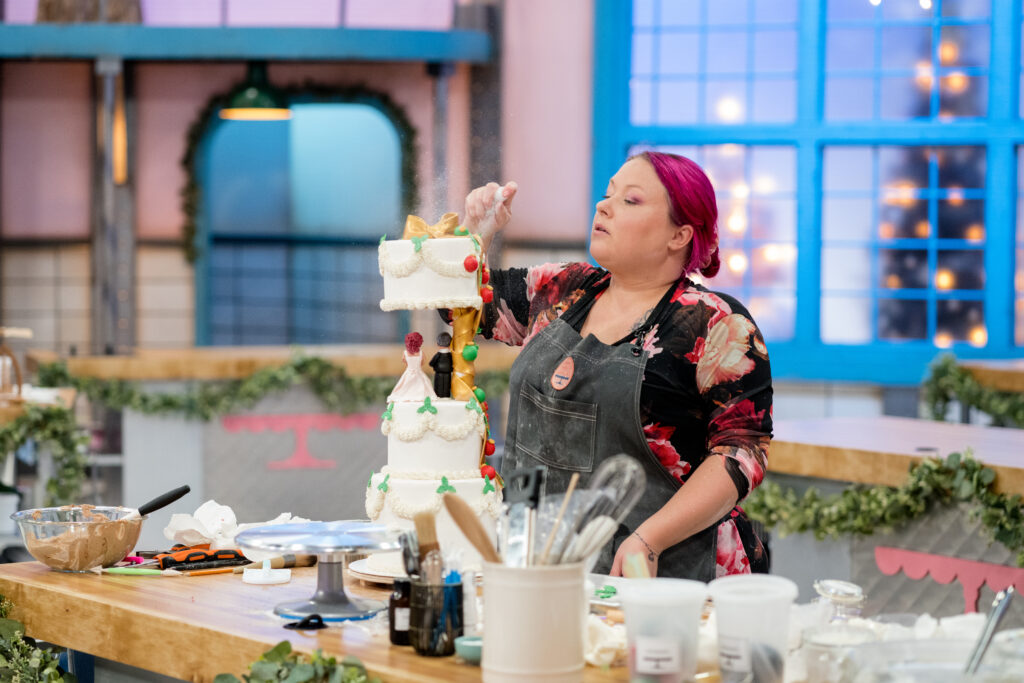 Cross Country Cake Off contestants bakes cake