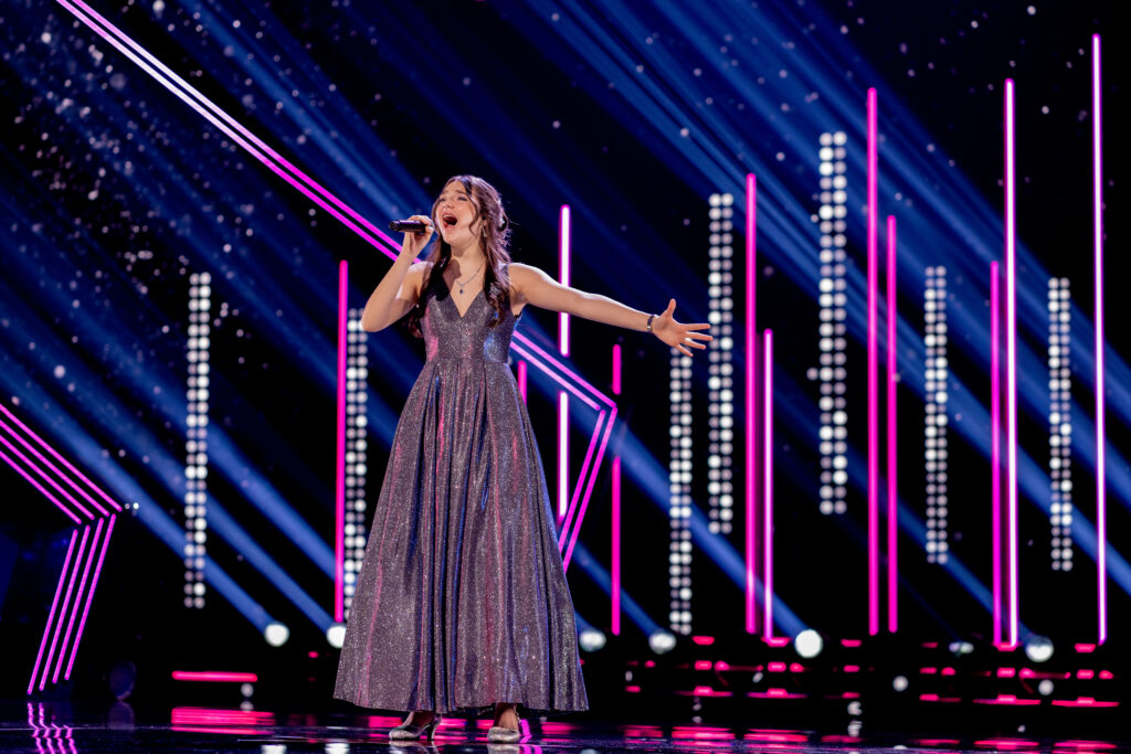 Singer Jade Mathieu on Canadas Got Talent sings powerfully on stage